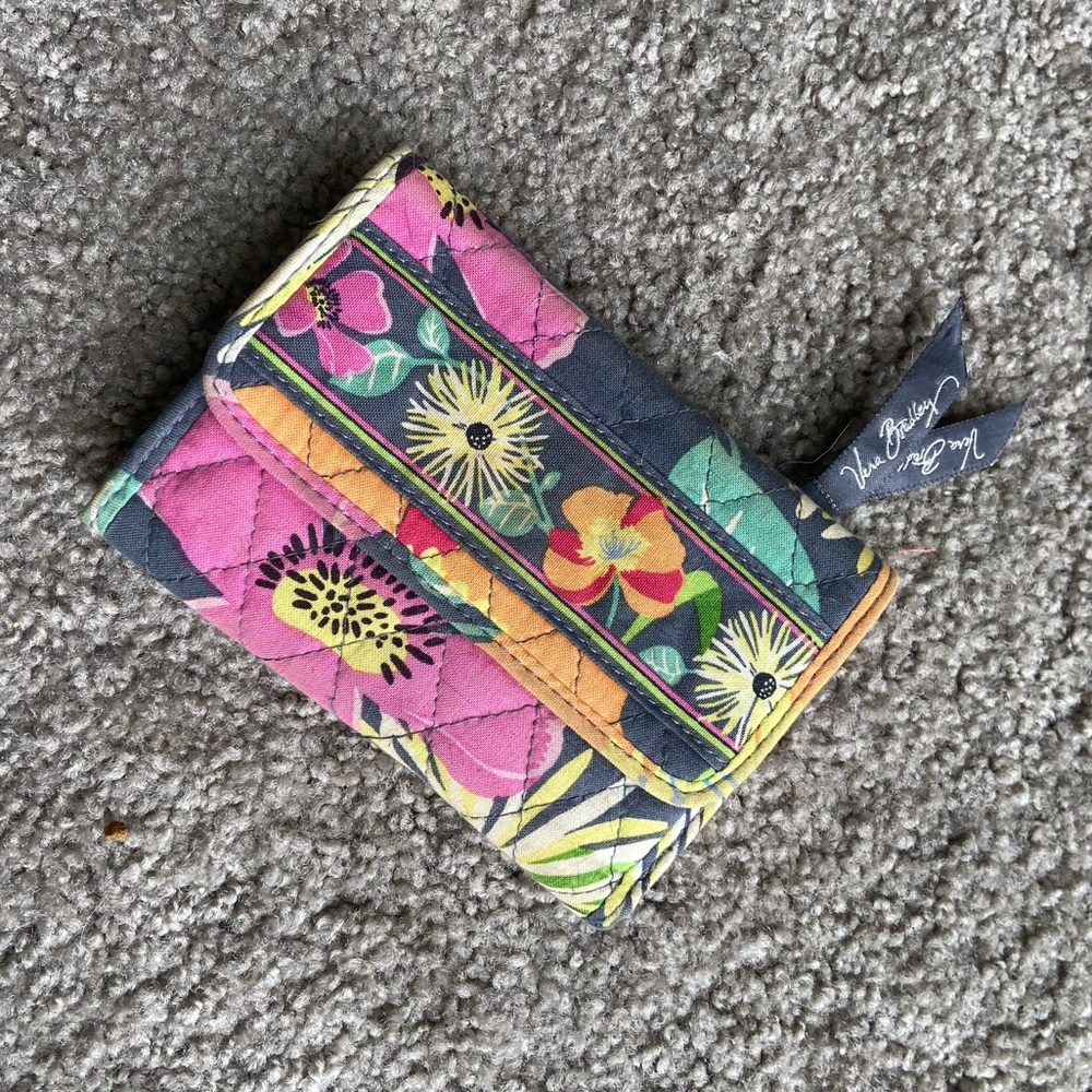 Vera Bradley Wallet in Jazzy Blooms